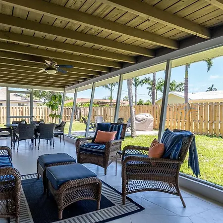 5027 Fairfield Dr - Paradise Palms Home